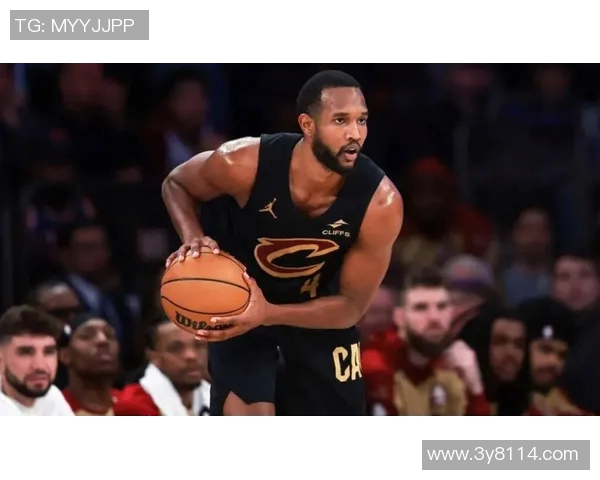 莫布里谈哈登比赛习惯:从小观看他的比赛让我受益匪浅 莫布里谈哈登比赛习惯:从小观看他的比赛让我受益匪浅